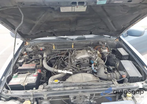 1999 Nissan Pathfinder Le/Se/Xe z USA, uszkodzony, nr VIN JN8AR07S0XW372032